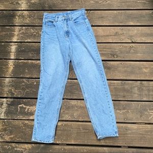 light wash mom jeans